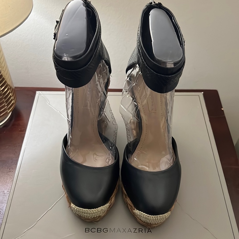 BCBG WEDGES